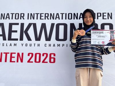 Aisyah Afiqah Fauziah Lestari, siswi MTsN 1 Purwakarta, berhasil meraih juara 3 dan medali perunggu. (HaloPWK)