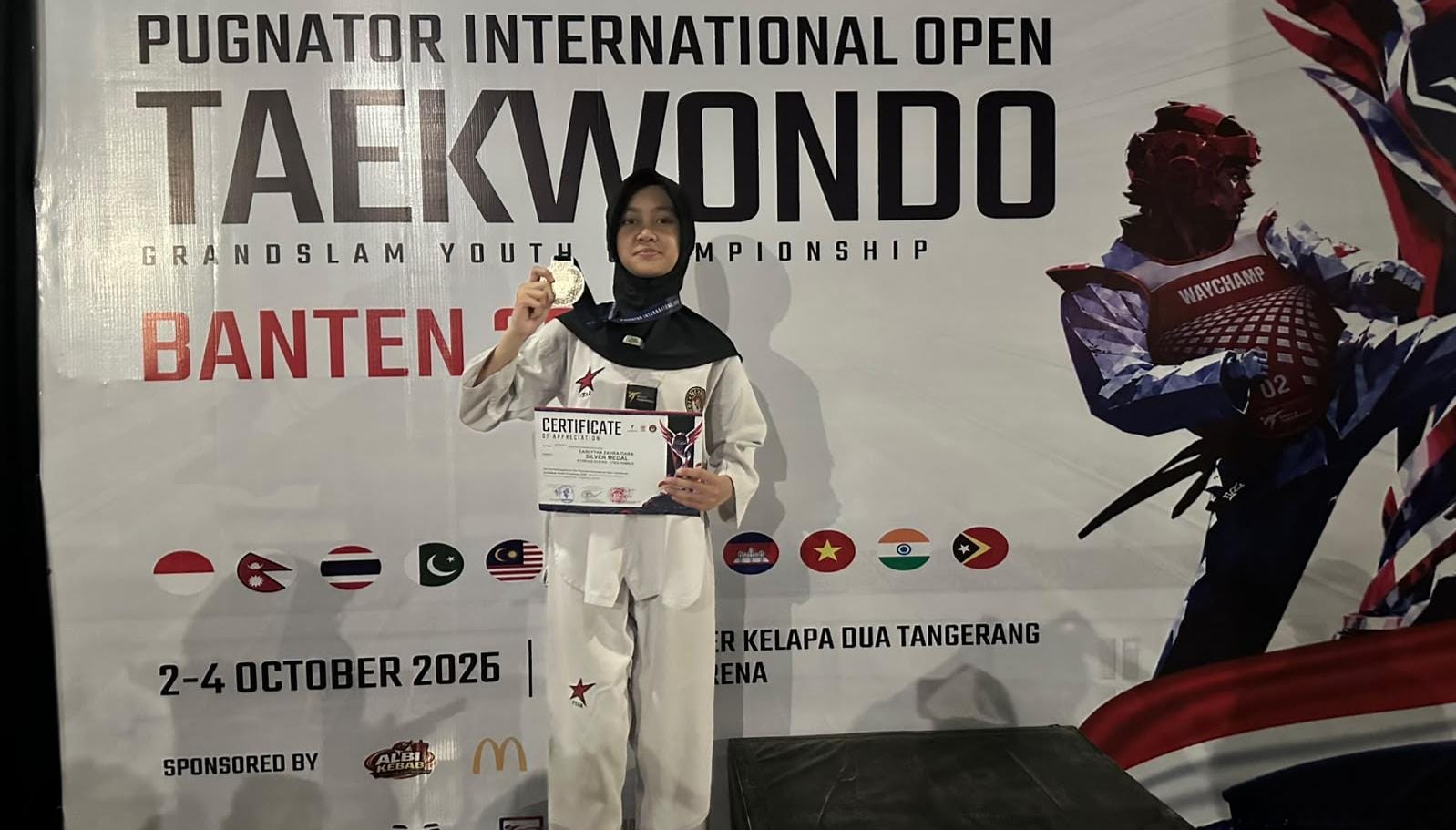 Earlytha Zahra Tiara, siswi SMP Negeri 1 Purwakarta, berhasil meraih medali perak. (HaloPWK)
