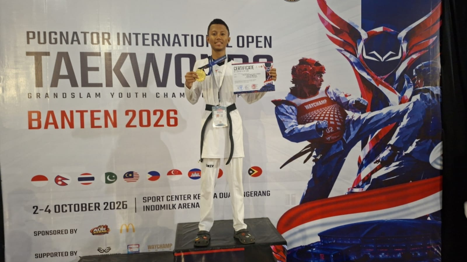 Fauzi Maulana Nur Syekha, siswa SMAN 2 Purwakarta, berhasil meraih medali emas dalam ajang Pugnator International. (HaloPWK)