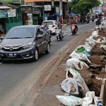 Dinas Lingkungan Hidup (DLH) Kabupaten Purwakarta, tegur proyek galian PLN. (HaloPWK)