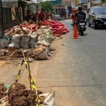 Galian kabel jaringan listrik PLN di ruas jalan Kabupaten Purwakarta. (HaloPWK)