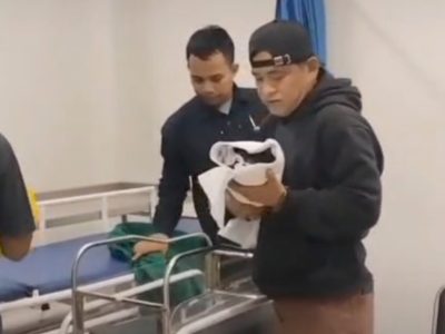 Keluarga bayi berusia 15 hari di Purwakarta mengaku harus mencari pinjaman untuk melunasi tagihan rumah sakit sebelum bisa membawa pulang jenazah. (HaloPWK)