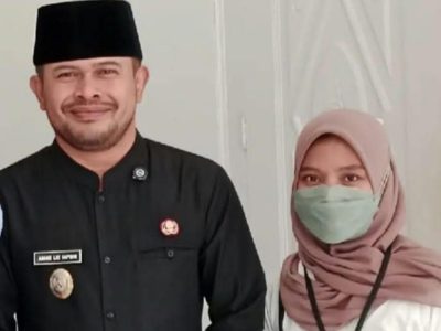 Wakil Bupati Purwakarta bersama Rohaniah. (HaloPWK)